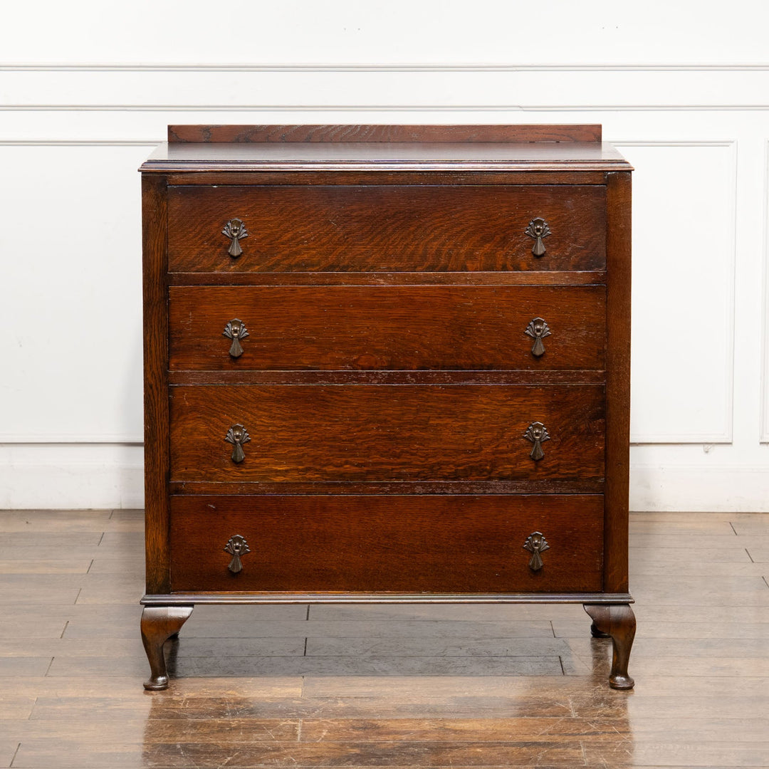 すっきりしたシルエットにカブリオールレッグが上品 オーク 4段チェスト /25G