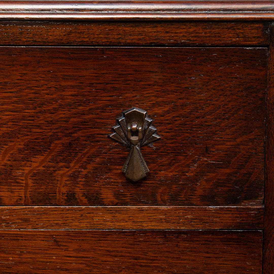 すっきりしたシルエットにカブリオールレッグが上品 オーク 4段チェスト /25G