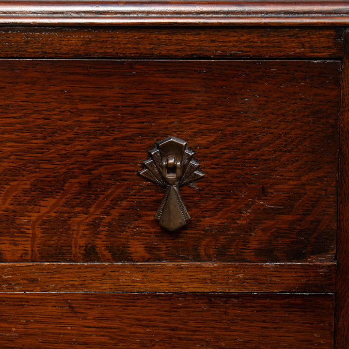 すっきりしたシルエットにカブリオールレッグが上品 オーク 4段チェスト /25G