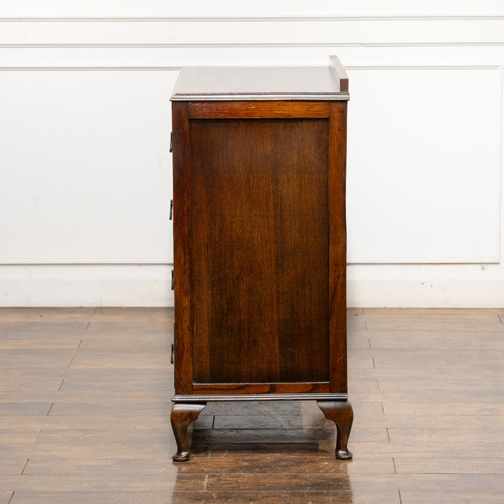 すっきりしたシルエットにカブリオールレッグが上品 オーク 4段チェスト /25G