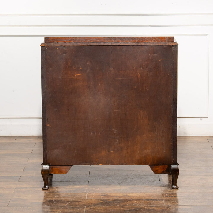 すっきりしたシルエットにカブリオールレッグが上品 オーク 4段チェスト /25G