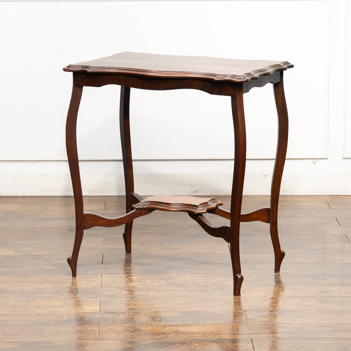 エレガントなデザインに華奢なカブリオールレッグが美しい ウィンドウテーブル /25G