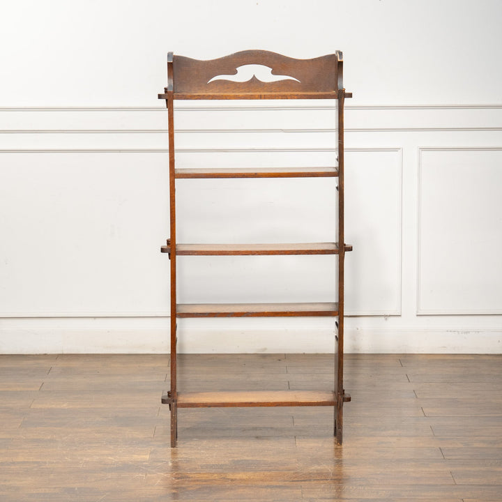 シンプルなフォルムに笠木の透かし装飾がアクセント オーク ブックシェルフ /25G