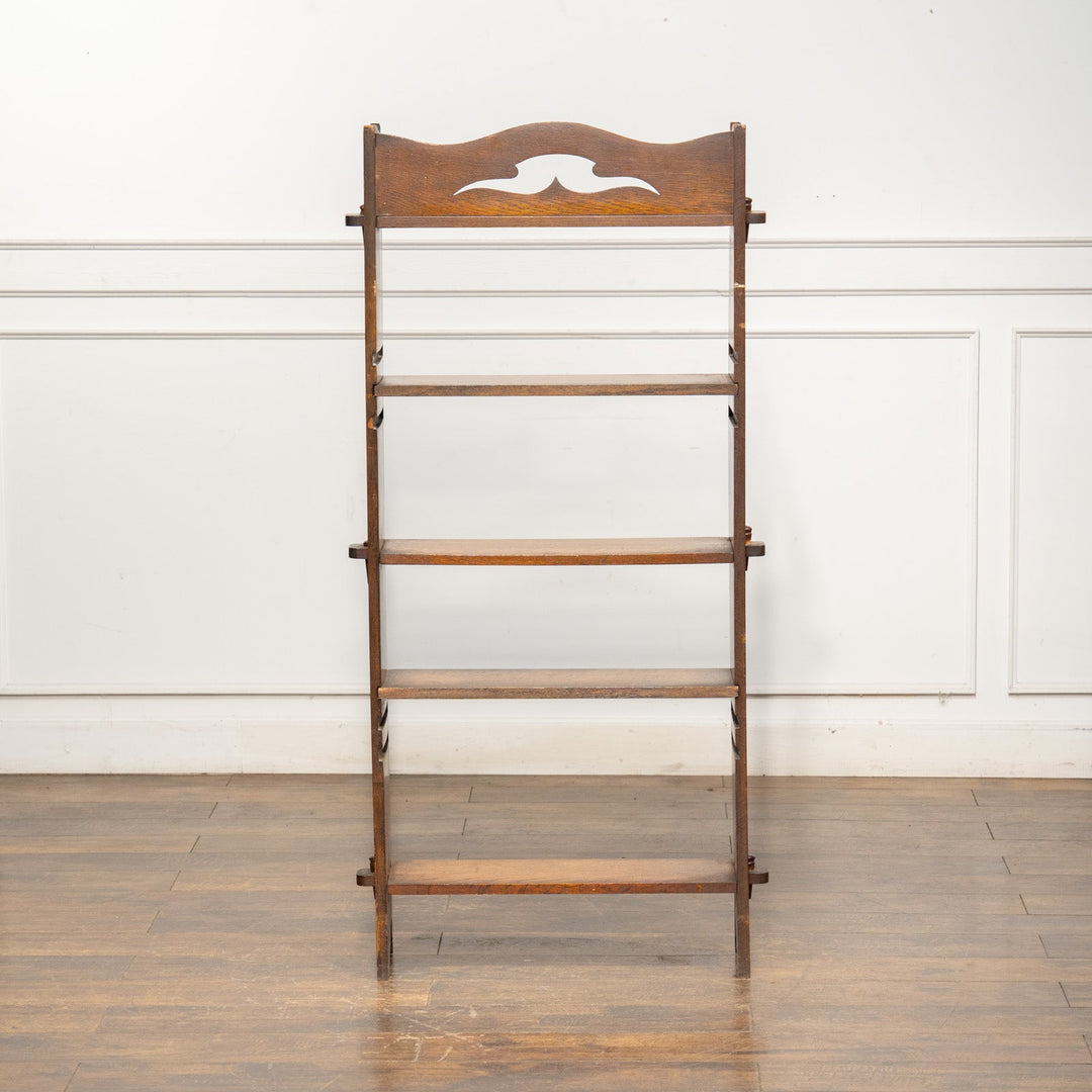 シンプルなフォルムに笠木の透かし装飾がアクセント オーク ブックシェルフ /25G