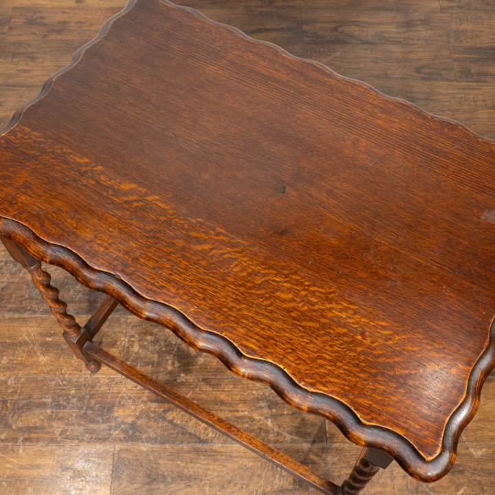 パイクラストのデザインとツイスト脚が魅力的 オーク オケージョナルテーブル /25G-C