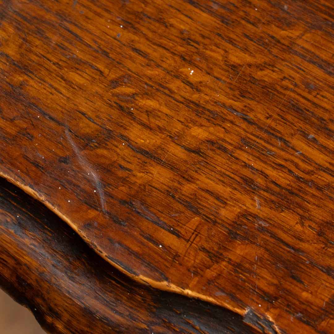 パイクラストのデザインとツイスト脚が魅力的 オーク オケージョナルテーブル /25G-C