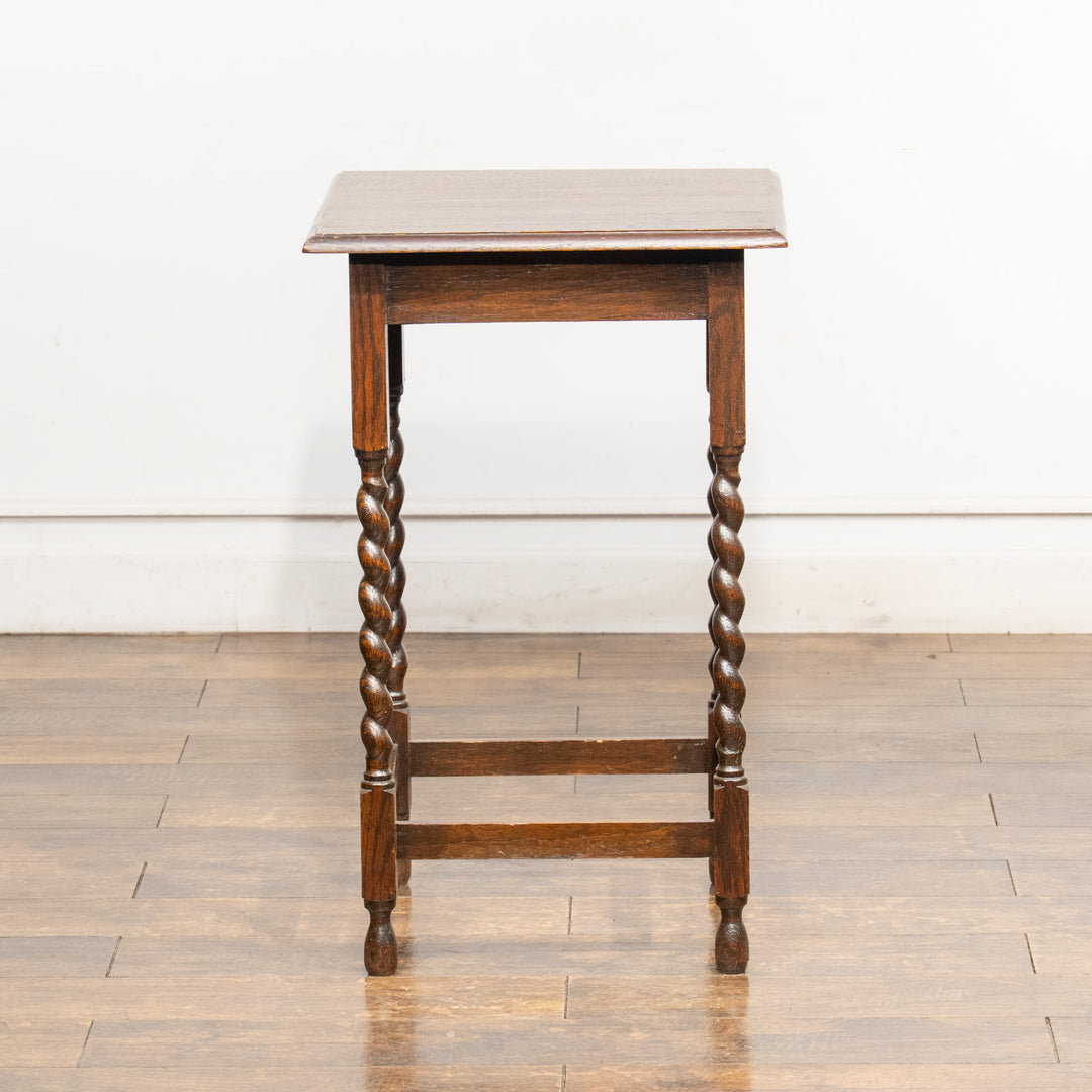 艶やかで上品なバーリーシュガーツイストレッグが印象的 オーク スクエア オケージョナルテーブル /25G