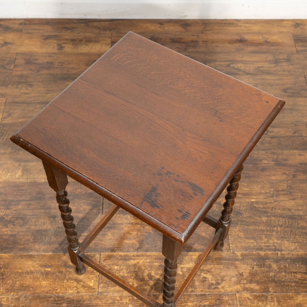 艶やかで上品なバーリーシュガーツイストレッグが印象的 オーク スクエア オケージョナルテーブル /25G