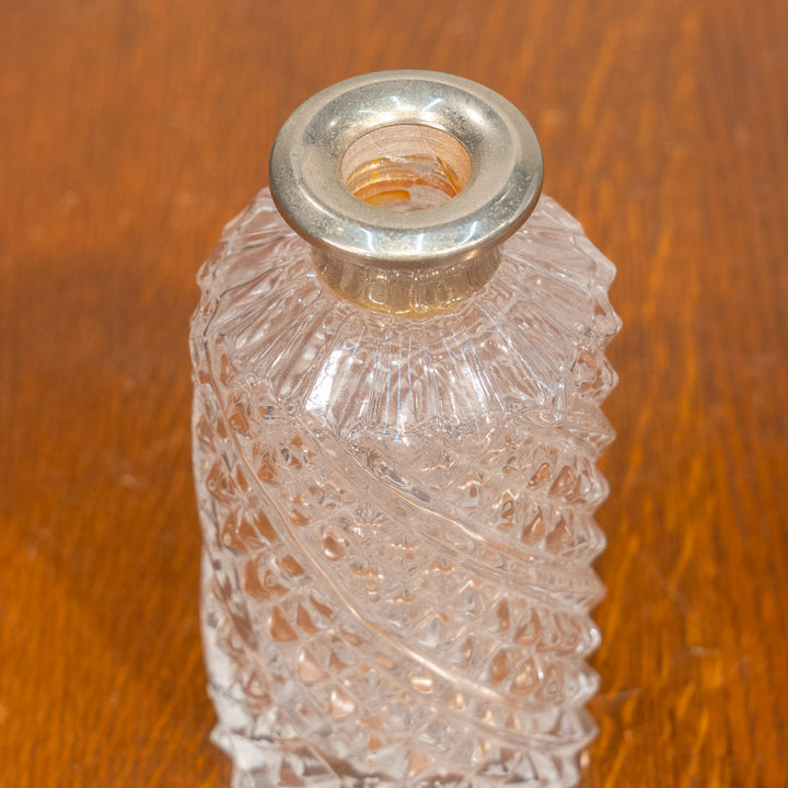 流れるような螺旋状のカットが輝きを放つ ガラス パフュームボトル /25G
