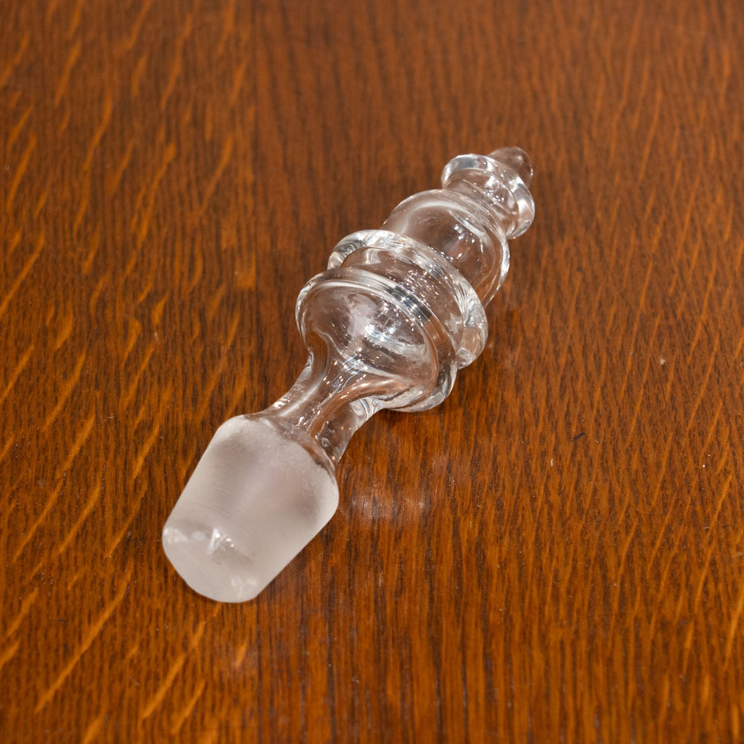 クランベリー色のガラスが鮮やか デキャンタ /25G