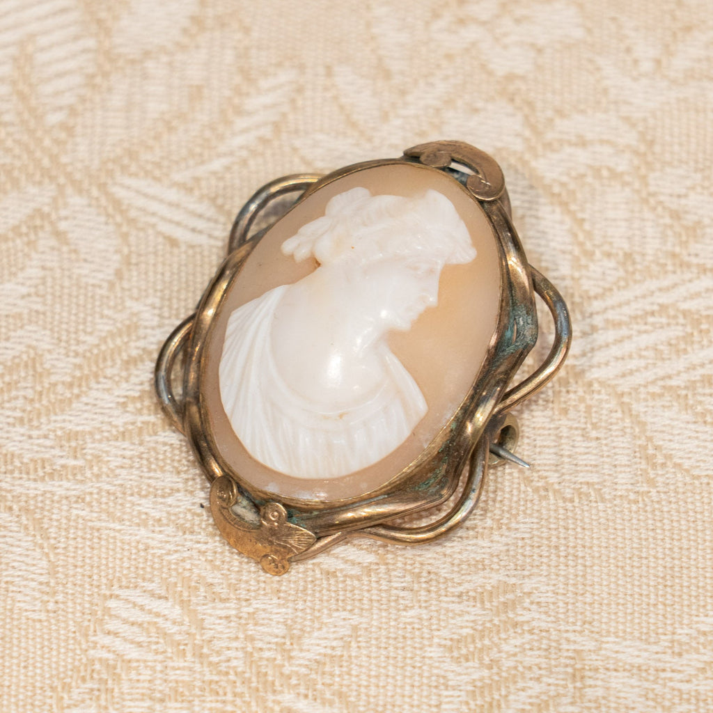 女神プシュケの横顔が美しく刻まれた ヴィクトリアンスタイル カメオ
