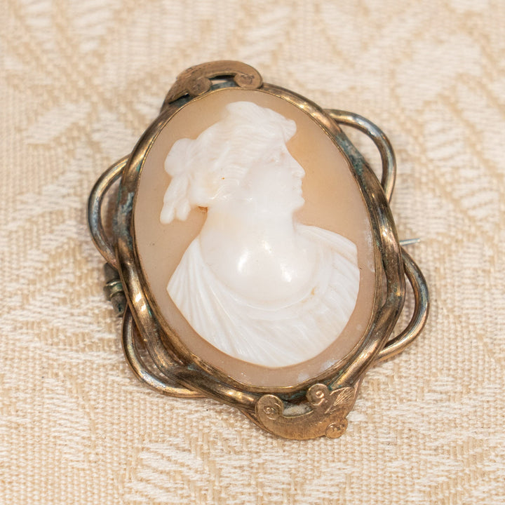 シェルカメオに女神プシュケの横顔が美しく刻まれた アンティークブローチ /25G