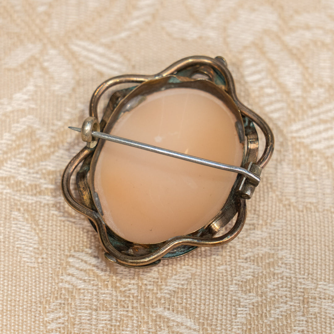 シェルカメオに女神プシュケの横顔が美しく刻まれた アンティークブローチ /25G