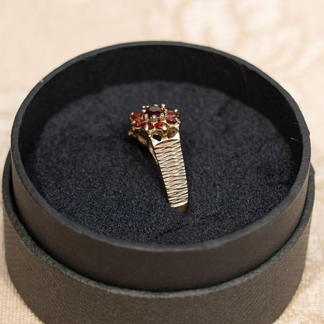 モダンデザインの柘榴石の花が咲く クラスター ガーネット アンティークリング /25G