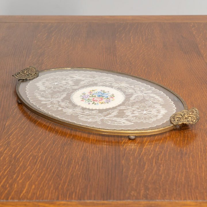 繊細な透かし装飾のフレームにプティポワンの刺繍が可憐 オーバル ドレッシングトレイ /25G-A