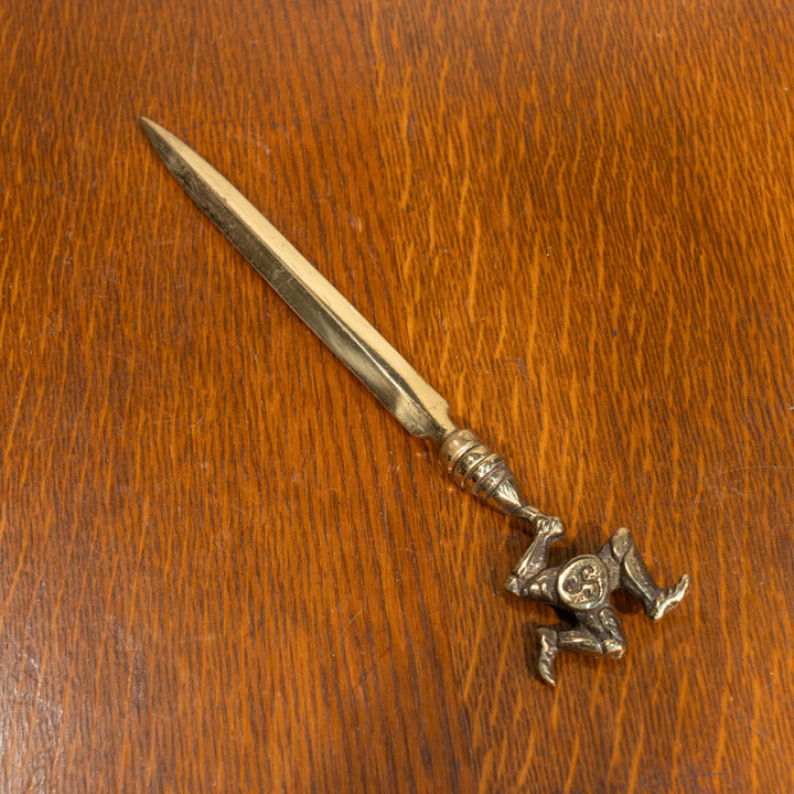 伝統的な文様の三脚巴 トリスケリオンモチーフ 真鍮製 ペーパーナイフ /25G