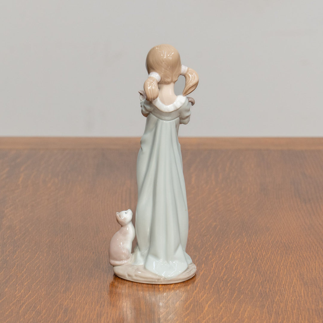 【LLADRO リヤドロ Don't Forget Me 私を忘れないで】少女と見つめる猫 フィギュリン /25G