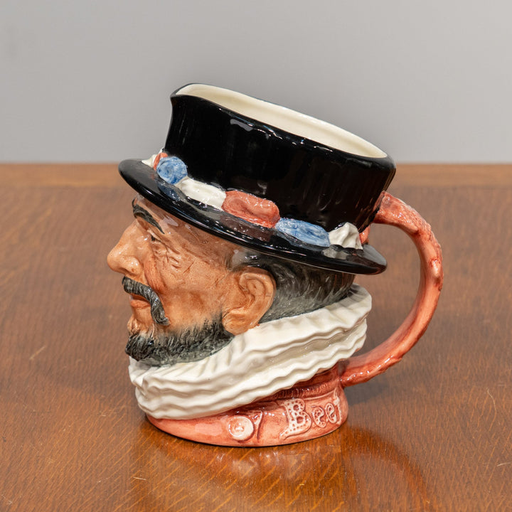 【ROYAL DOULTON ロイヤルドルトン Beefeater ビーフィーター】インパクト抜群 トビージャグ /25G