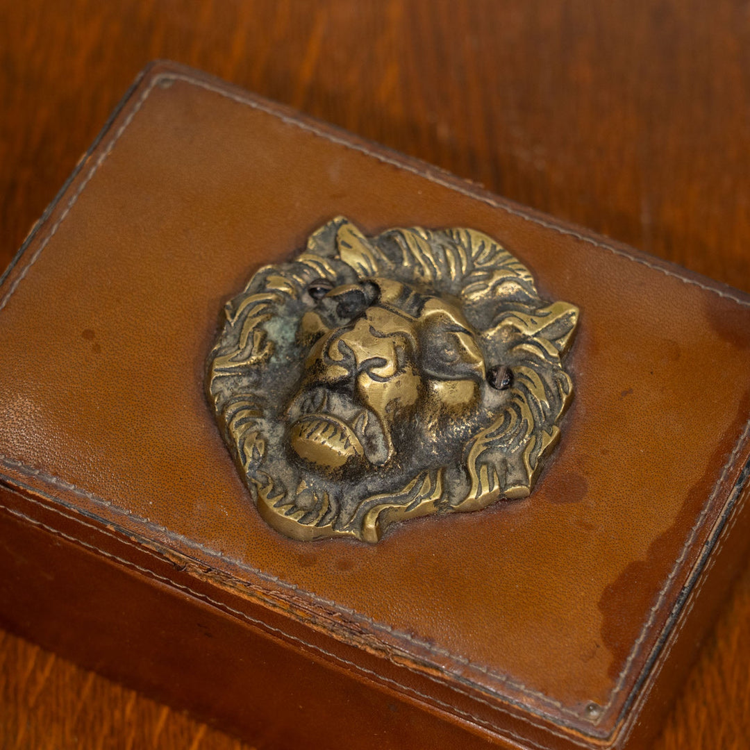 雄々しいライオンの顔が表現された レザー ジュエリーボックス /25G
