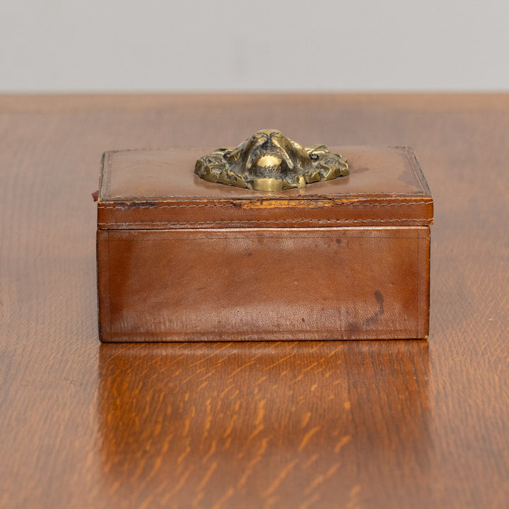 雄々しいライオンの顔が表現された レザー ジュエリーボックス /25G