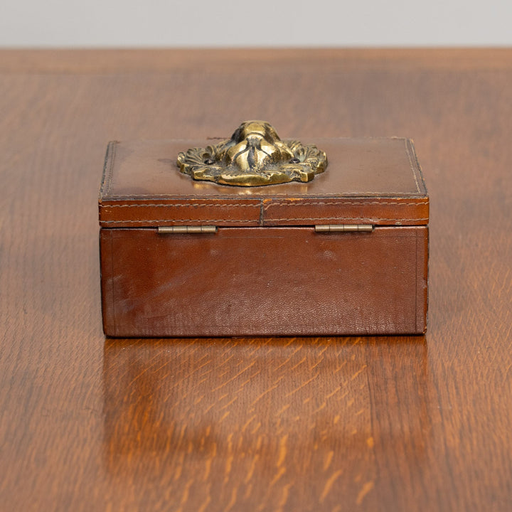雄々しいライオンの顔が表現された レザー ジュエリーボックス /25G