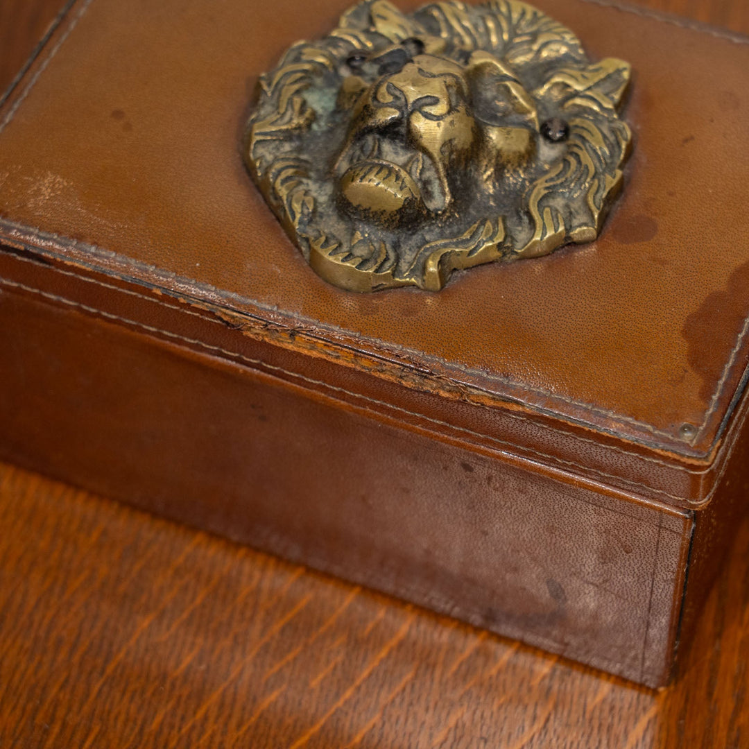 雄々しいライオンの顔が表現された レザー ジュエリーボックス /25G