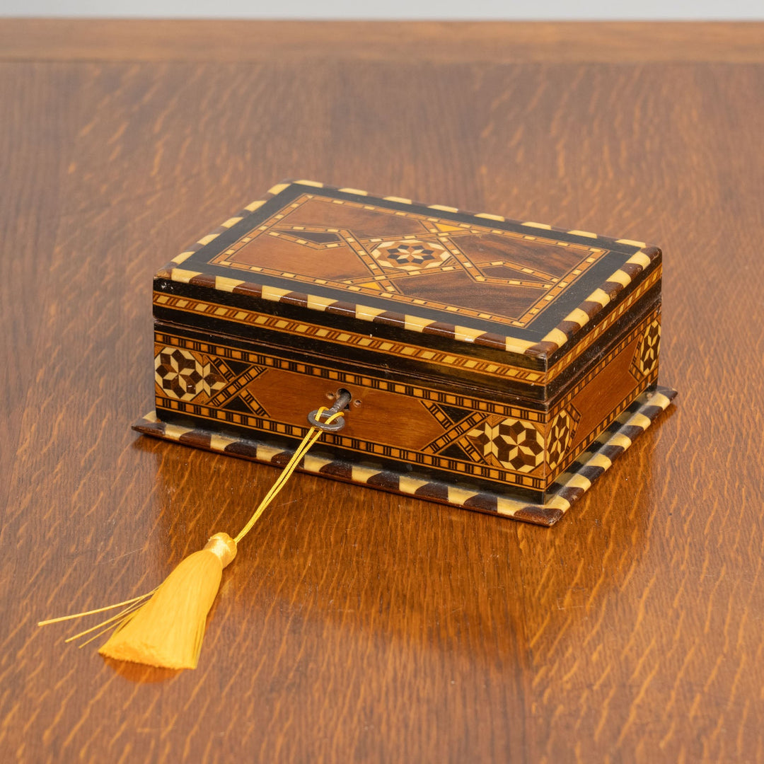 繊細な幾何学模様が特徴 インレイ タラセア ジュエリーボックス /25G
