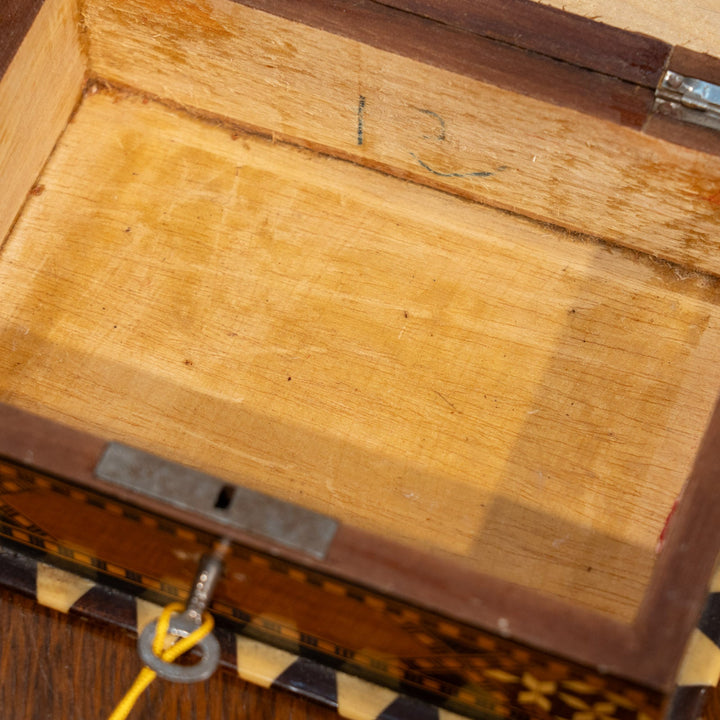 繊細な幾何学模様が特徴 インレイ タラセア ジュエリーボックス /25G