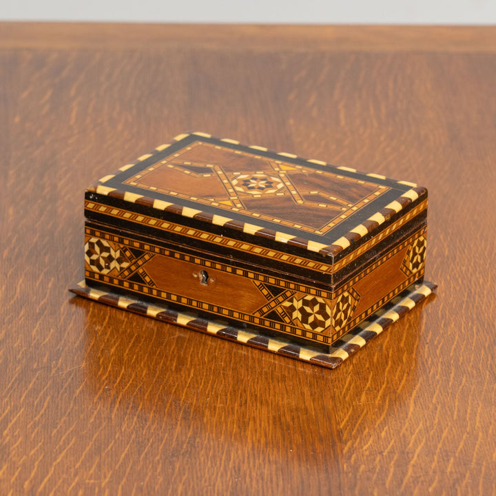 繊細な幾何学模様が特徴 インレイ タラセア ジュエリーボックス /25G
