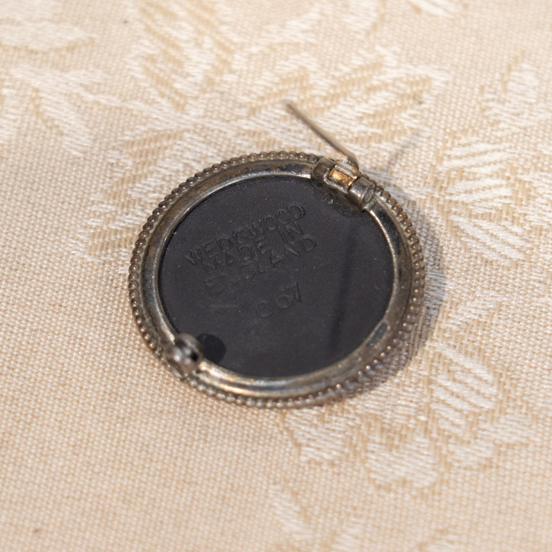 【WEDGWOOD ウェッジウッド Jasper ジャスパー】希少なブラック サーキュラーブローチ /25G