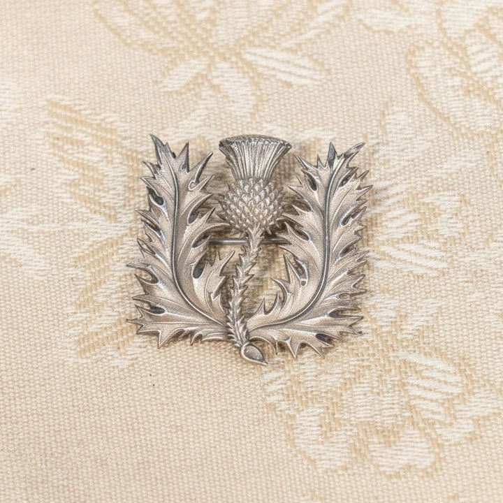 スコットランドの国花であるアザミを表現 フラワーモチーフ アンティークブローチ /25G