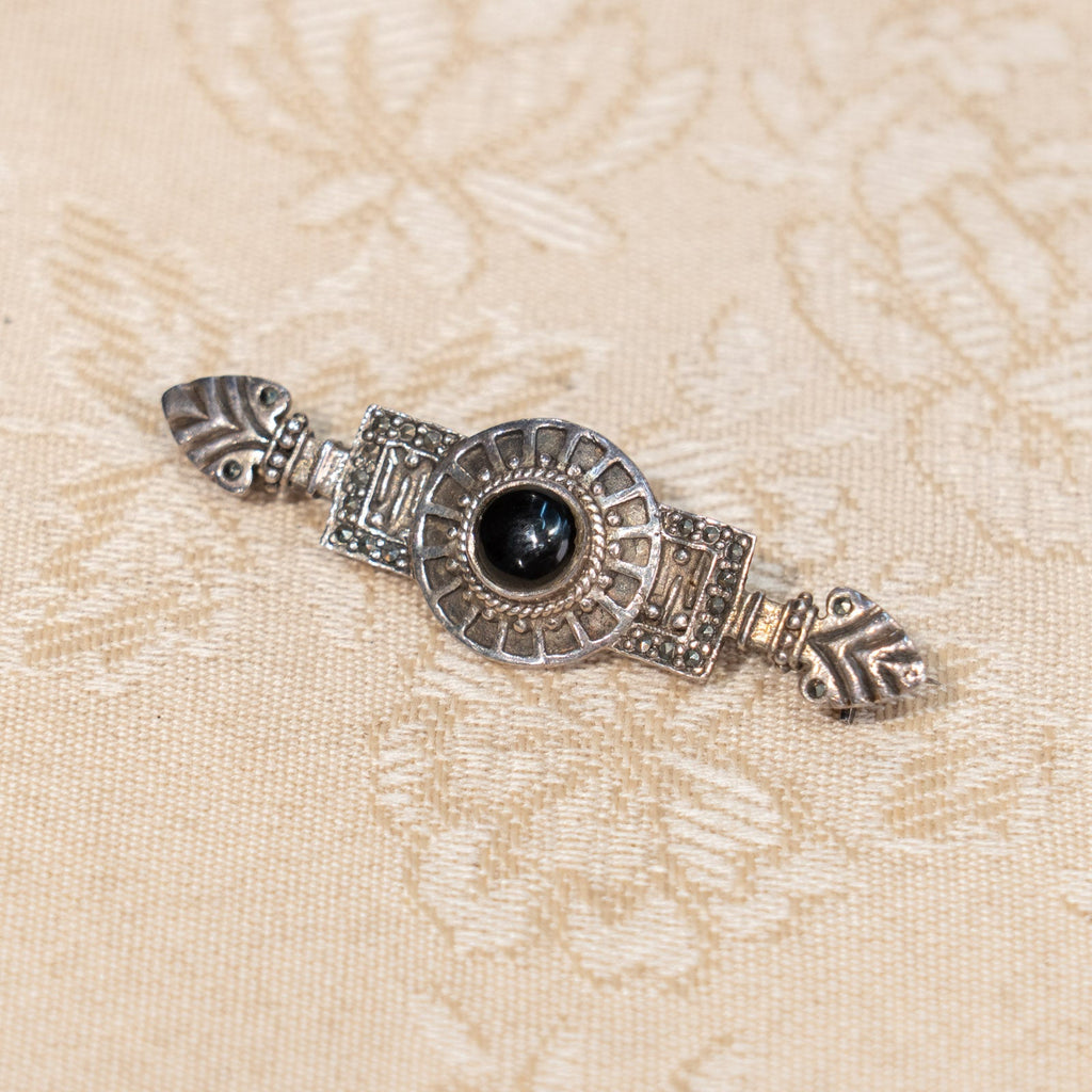 アールデコを感じるモダンなデザイン シルバー マルカジット バー