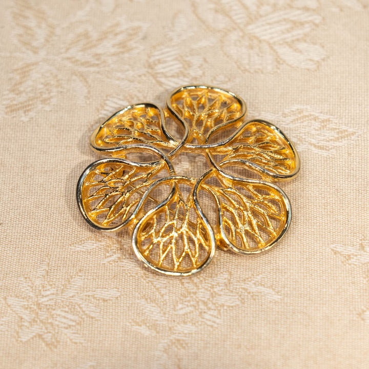 高級感のあるゴールドカラーが目を惹く フラワーモチーフ アンティークブローチ /25G