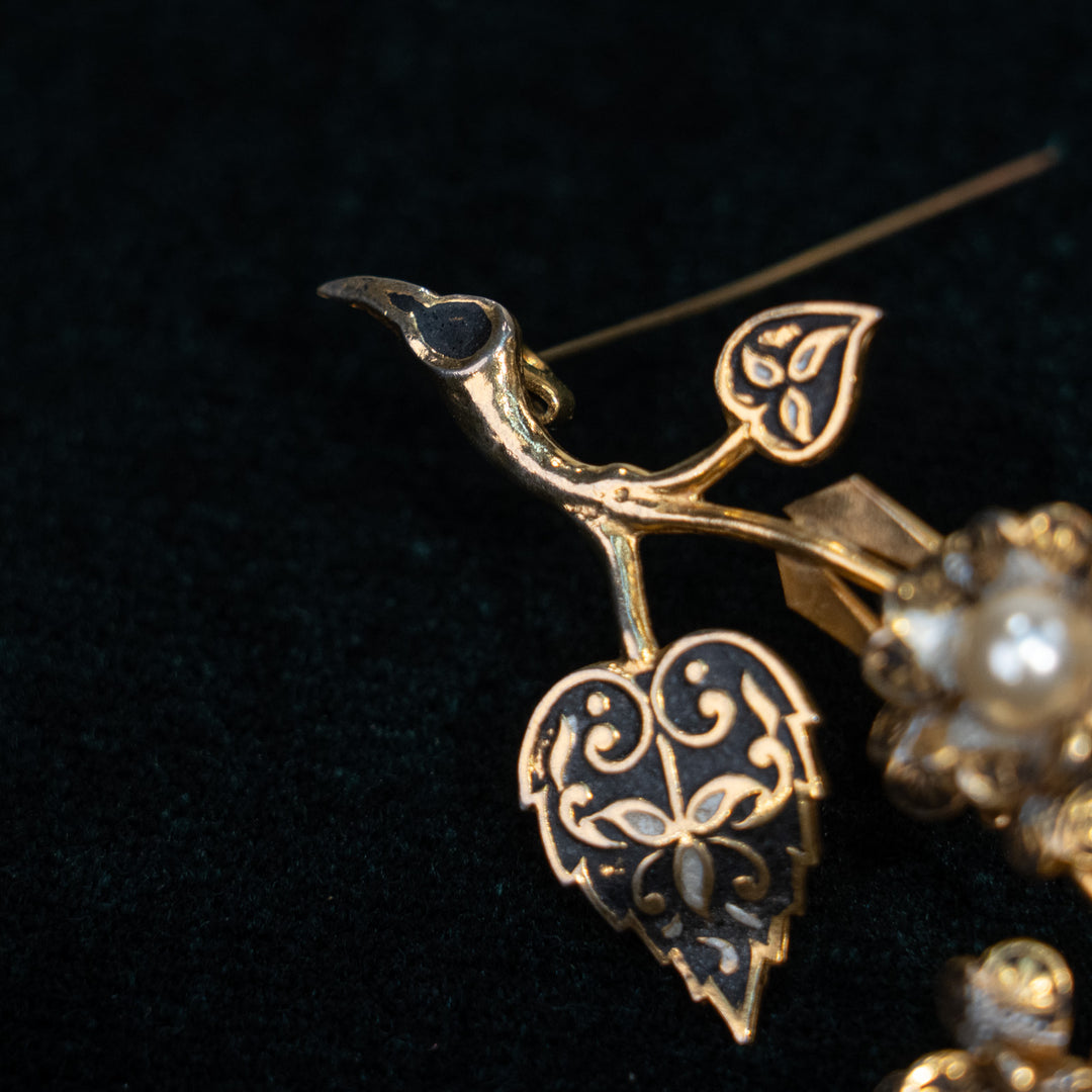 可憐な小花にパールがあしらわれた フラワーモチーフ アンティークブローチ /25G