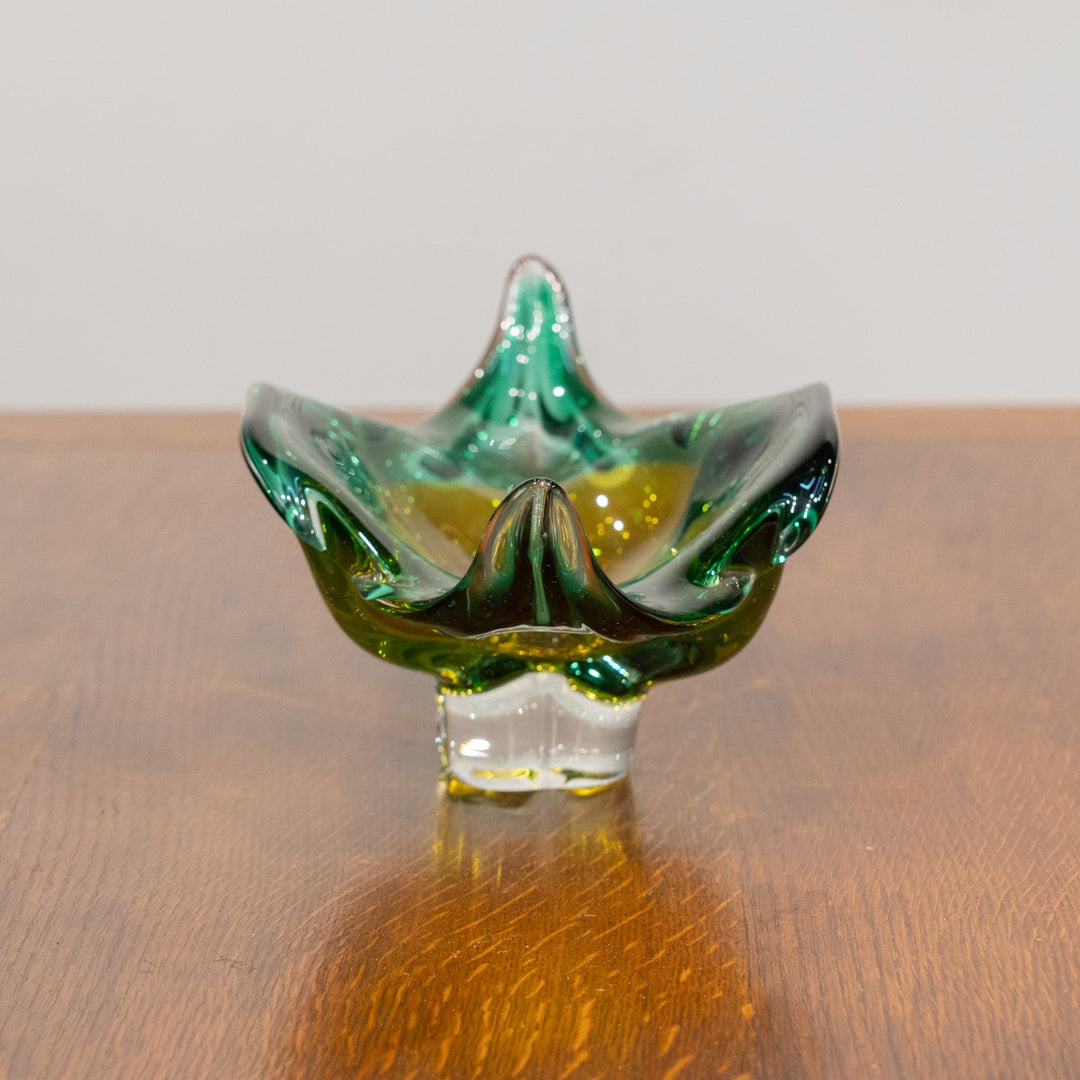 グリーンとアンバーが混ざり合った色合いが美しい アートガラスボウル /25G