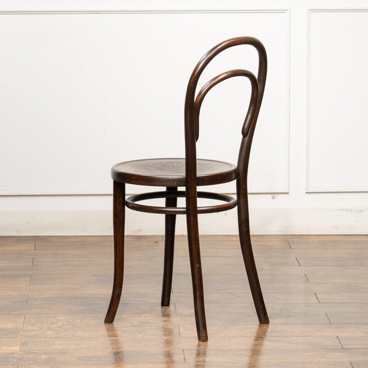 【THONET トーネット】背もたれの曲線や座面の彫りも美しい ダブルループバック ベントウッドチェア /25F-1
