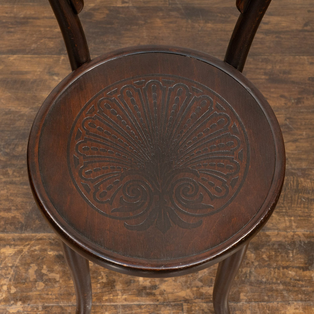 【THONET トーネット】背もたれの曲線や座面の彫りも美しい ダブルループバック ベントウッドチェア /25F-1