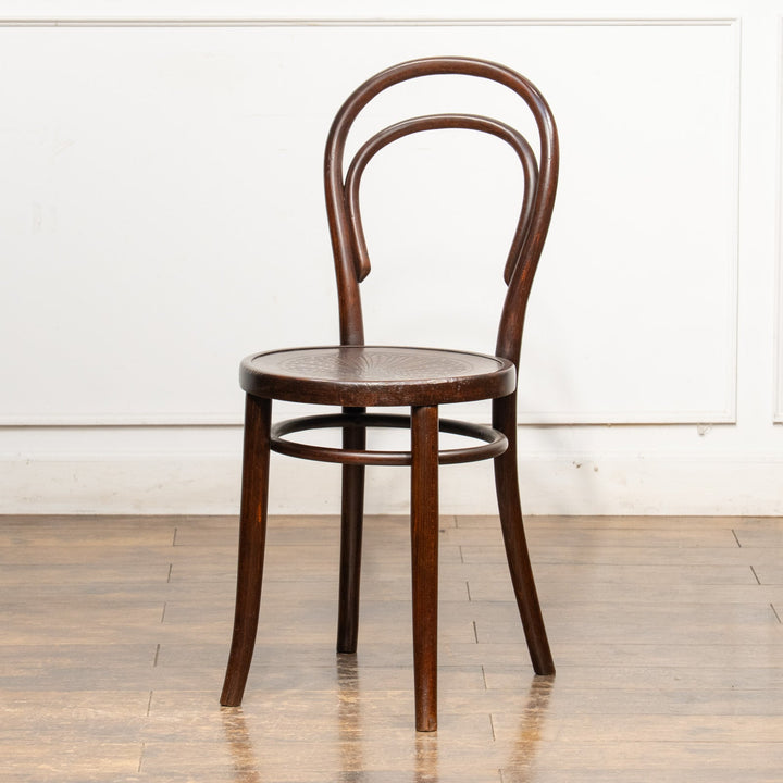 【THONET トーネット】背もたれの曲線や座面の彫りも美しい ダブルループバック ベントウッドチェア /25F-2