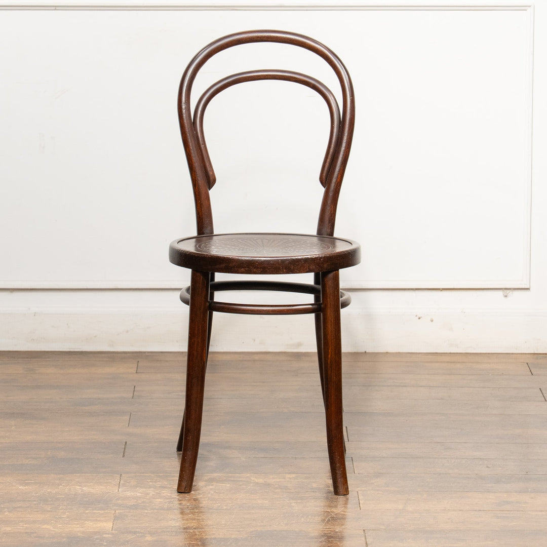 【THONET トーネット】背もたれの曲線や座面の彫りも美しい ダブルループバック ベントウッドチェア /25F-2