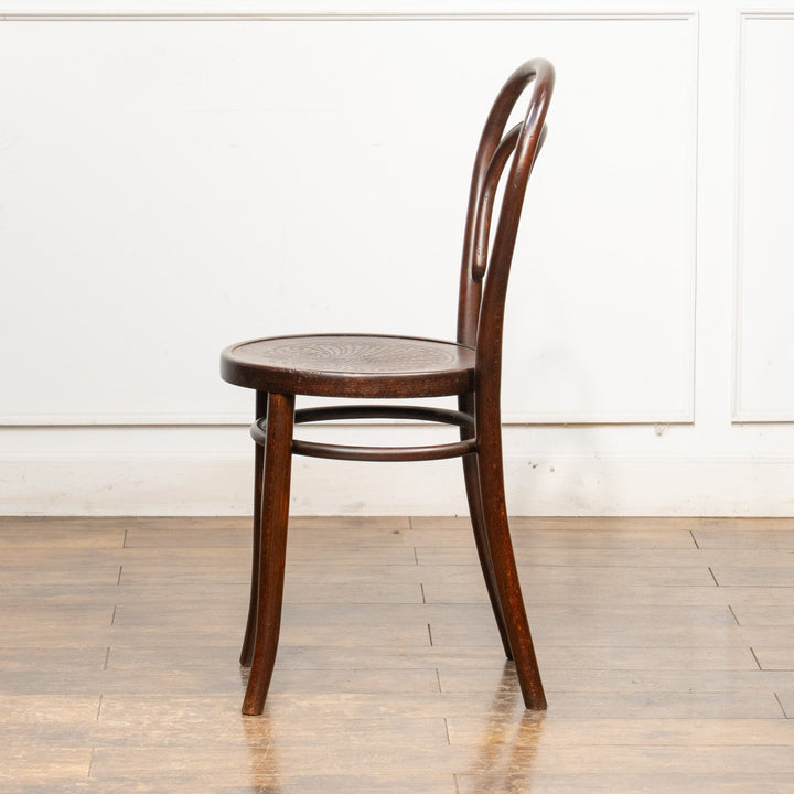 【THONET トーネット】背もたれの曲線や座面の彫りも美しい ダブルループバック ベントウッドチェア /25F-2