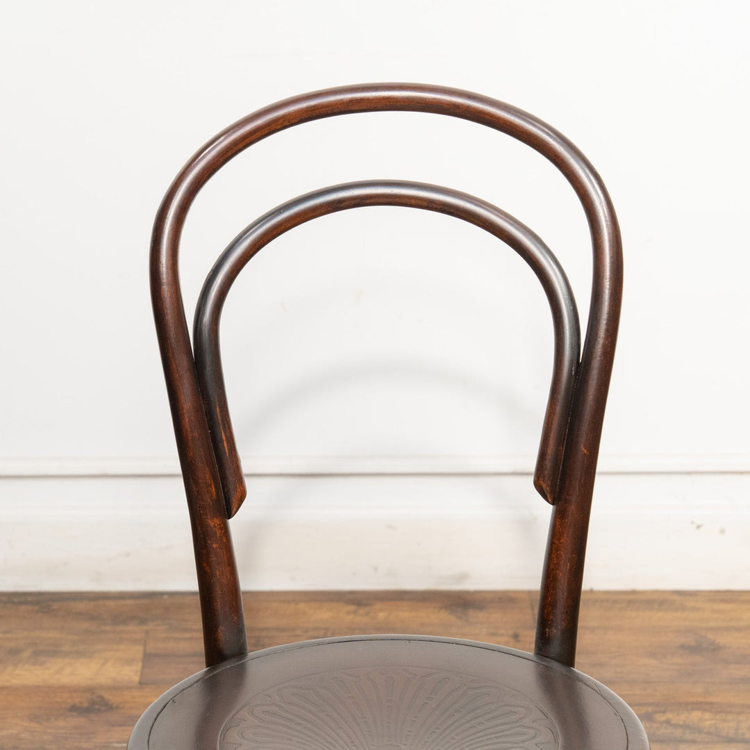 【FISCHEL フィッシェル】背もたれの曲線や座面の彫りも美しい ダブルループバック ベントウッドチェア /25F-3