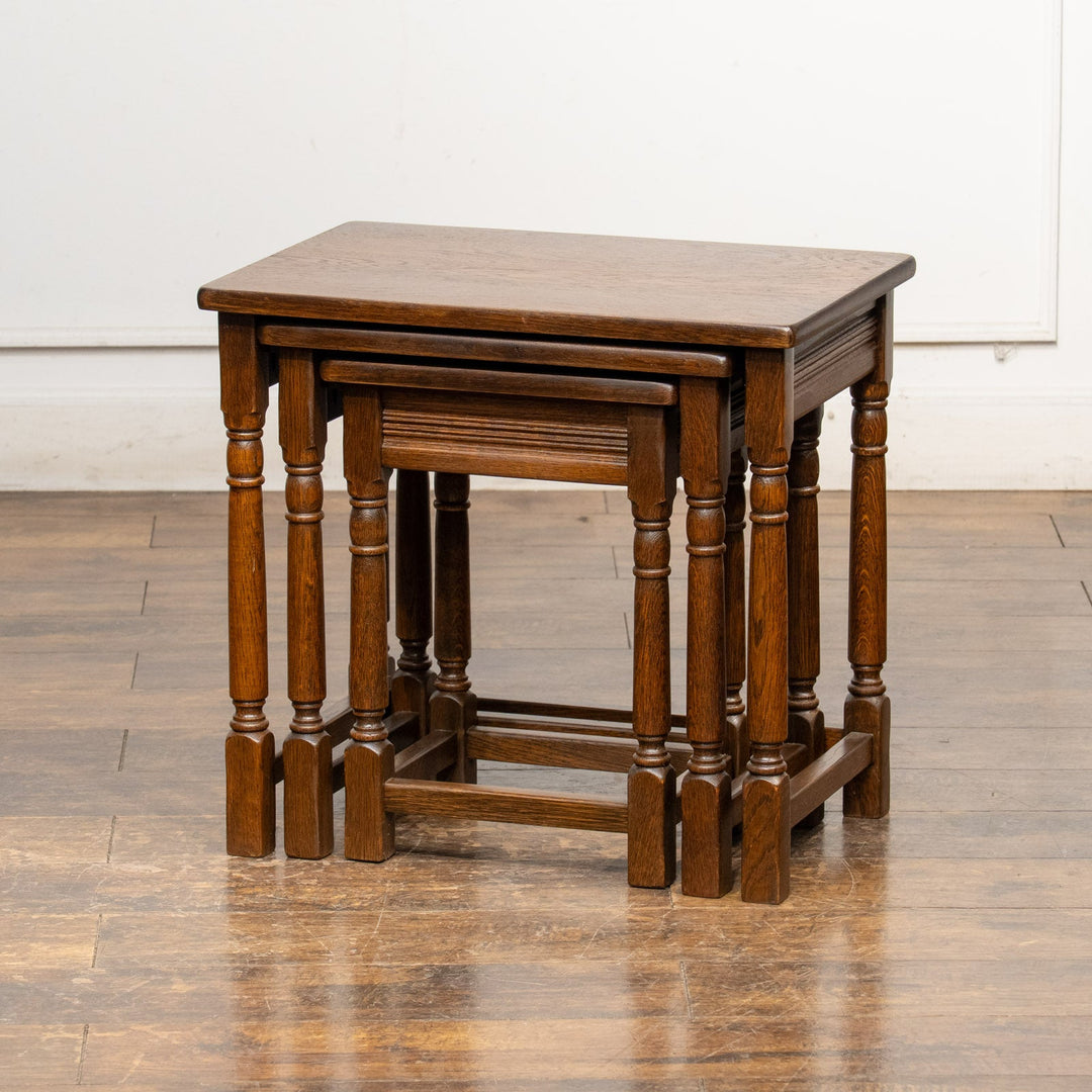 モダンでトラディショナルなデザイン 3段 ネストテーブル /25F