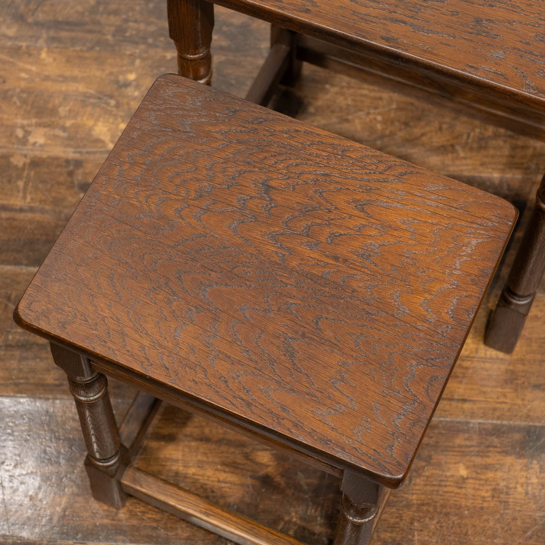 モダンでトラディショナルなデザイン 3段 ネストテーブル /25F