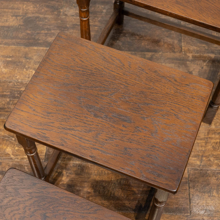 モダンでトラディショナルなデザイン 3段 ネストテーブル /25F