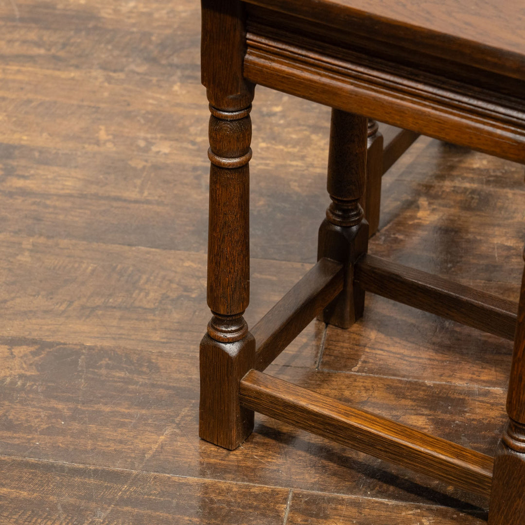 モダンでトラディショナルなデザイン 3段 ネストテーブル /25F