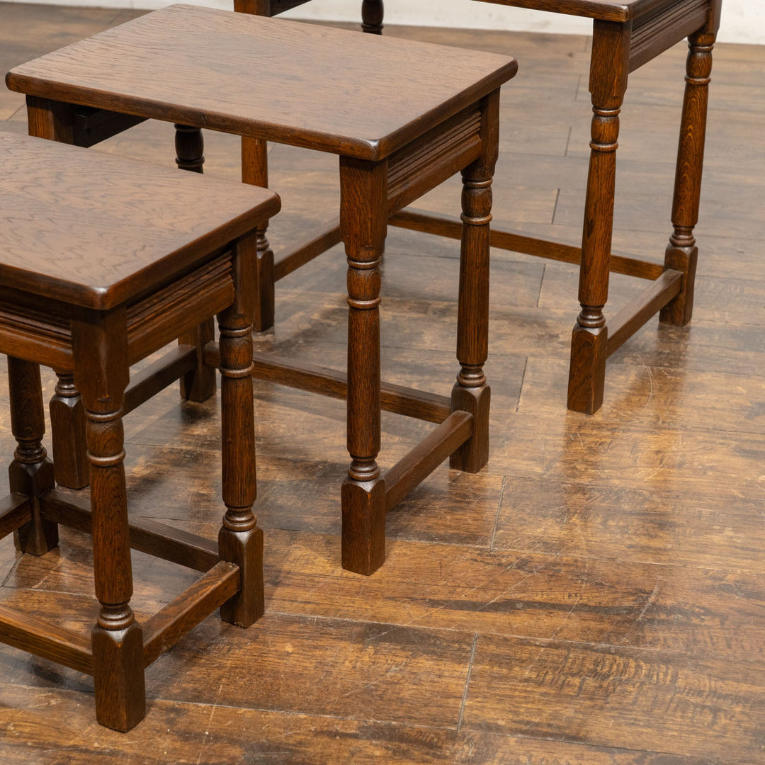 モダンでトラディショナルなデザイン 3段 ネストテーブル /25F