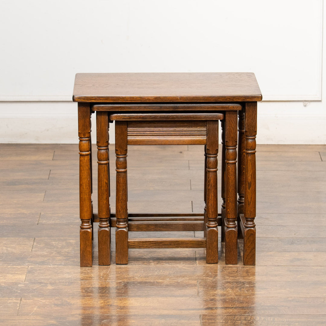 モダンでトラディショナルなデザイン 3段 ネストテーブル /25F