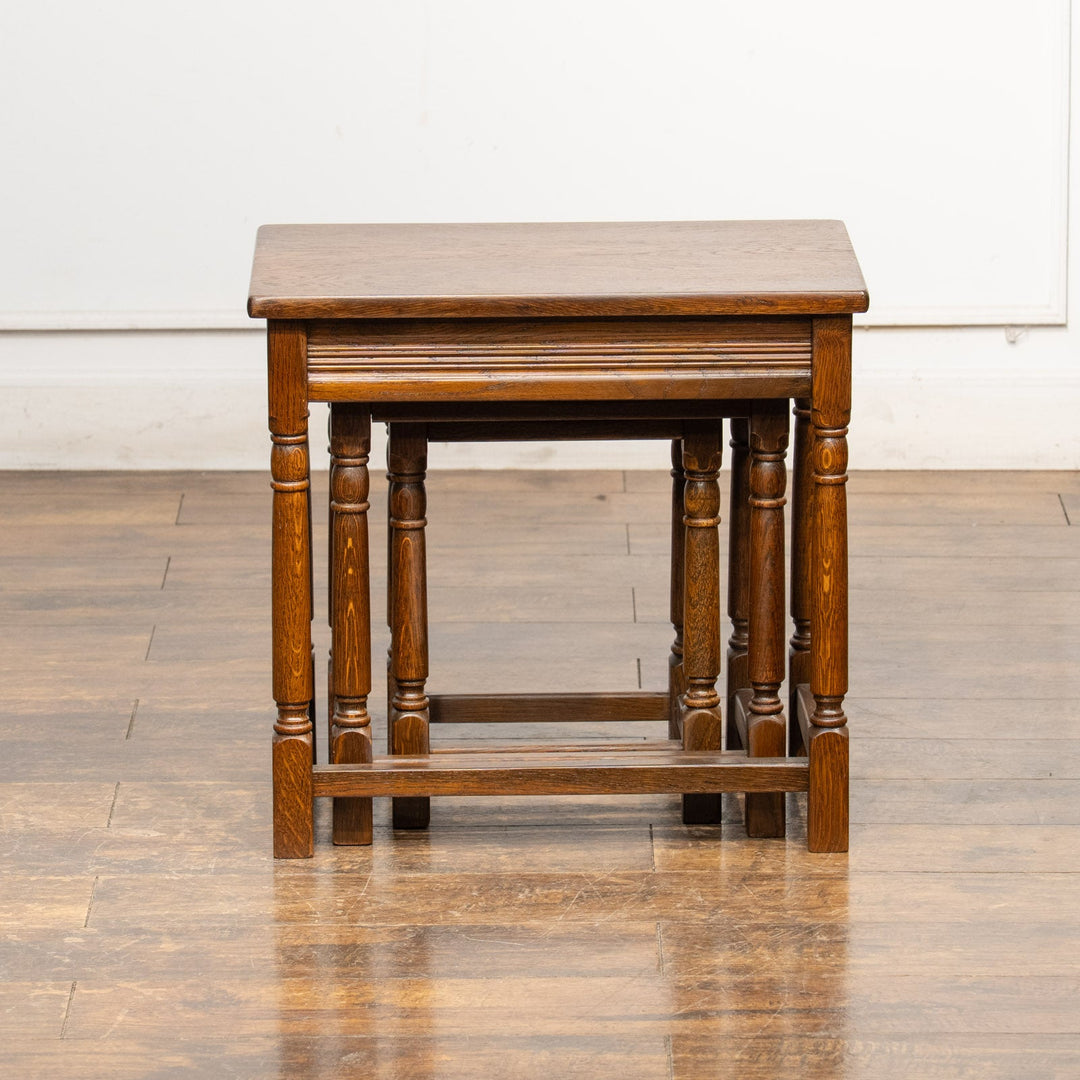 モダンでトラディショナルなデザイン 3段 ネストテーブル /25F