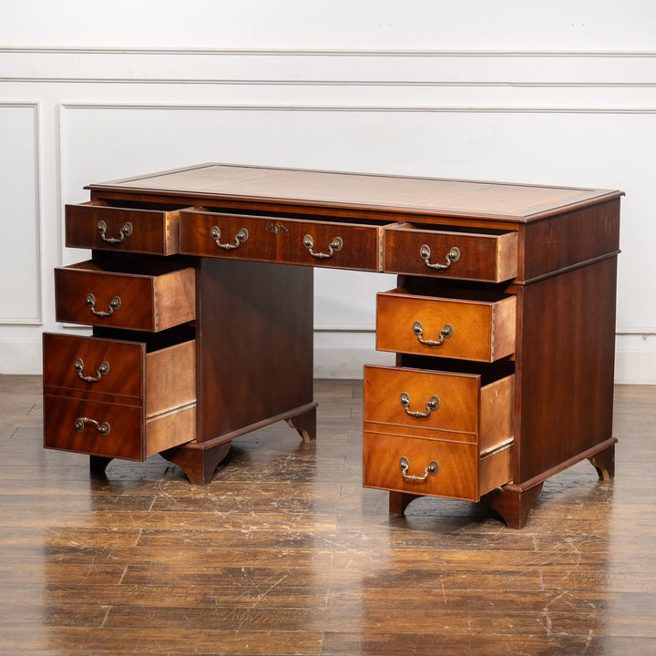 伝統的な美しく重厚感のあるデザイン レザートップ ペデスタルデスク /25F