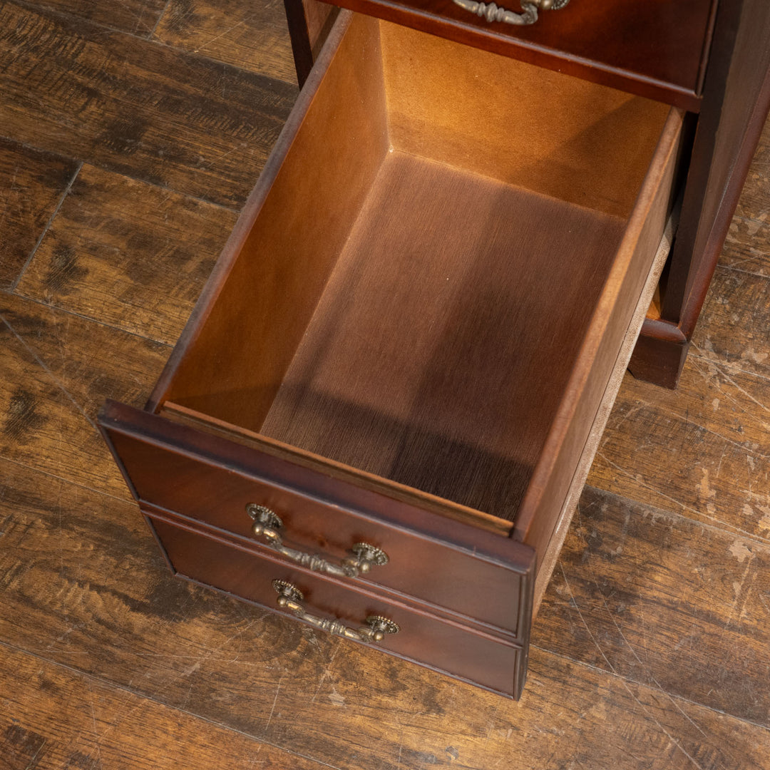 伝統的な美しく重厚感のあるデザイン レザートップ ペデスタルデスク /25F